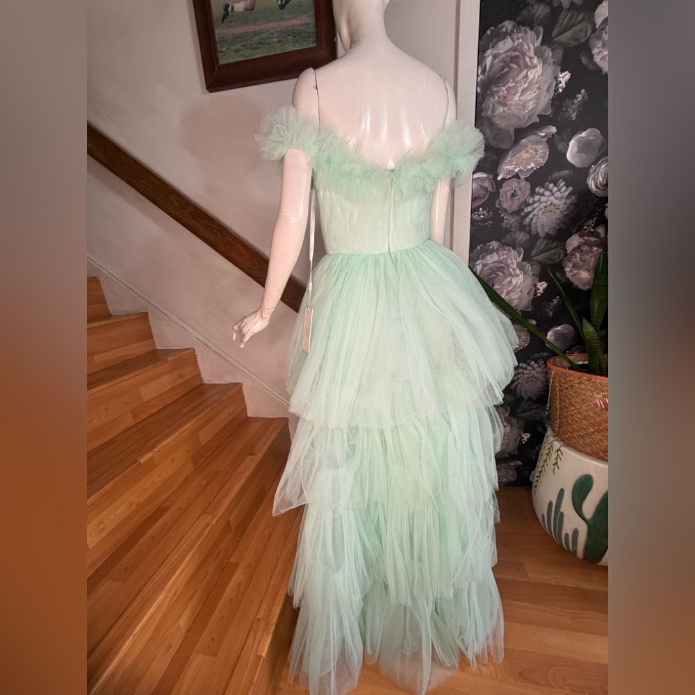 MAC DUGGAL  Off-the-Shoulder
High-Low Tulle Gown Elegant /  size 2 - Picture 7 of 8